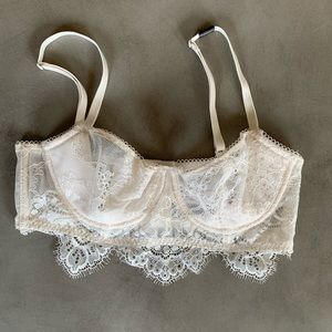 VICTORIA’S SECRET | Lace Bra